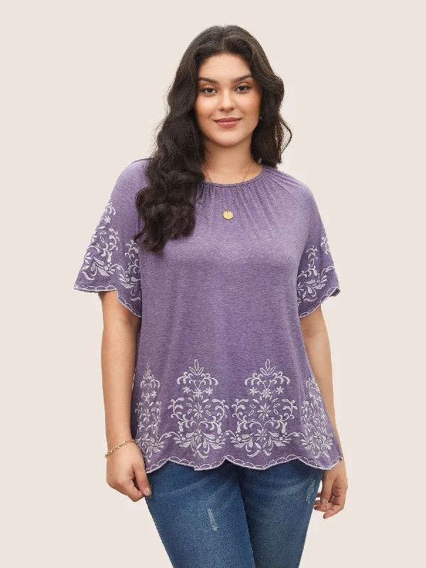 Embroidered Scalloped Trim Gathered T-shirt