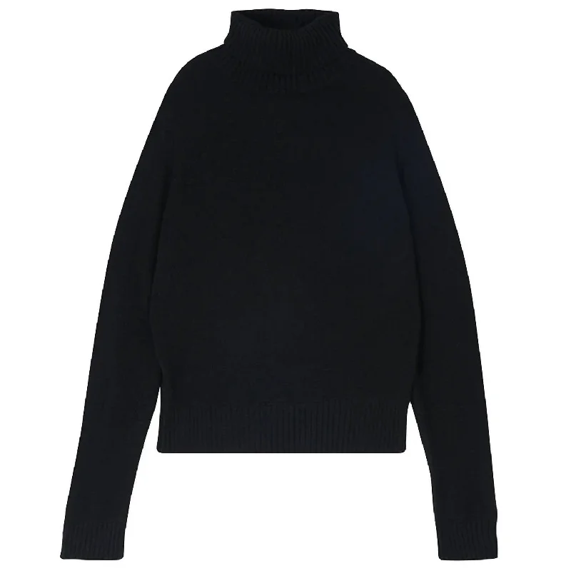 Women's Lightweight Roll Collar Sweater In Black