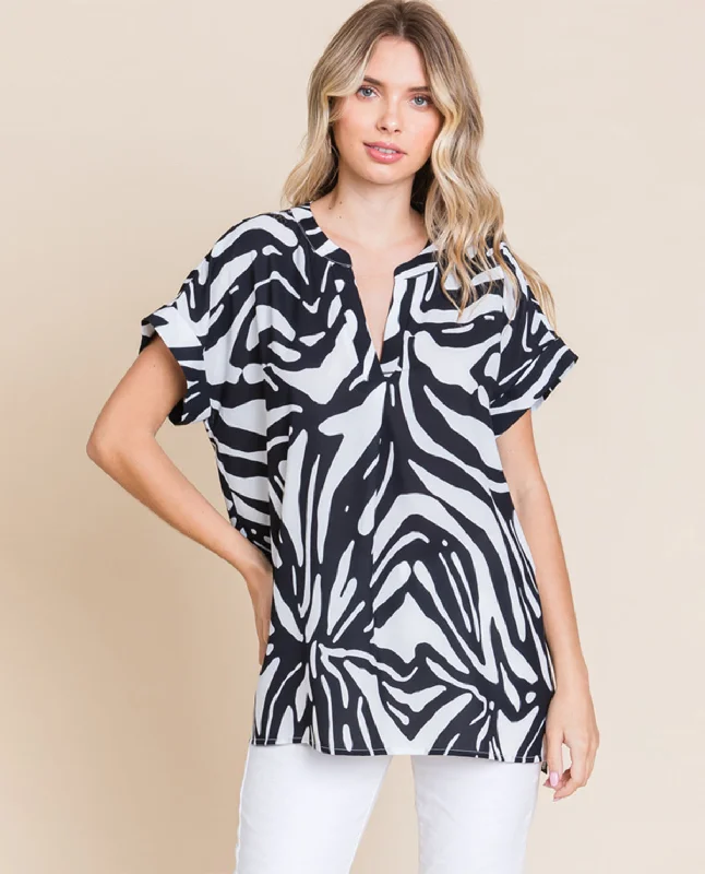 Split Neck Print Top