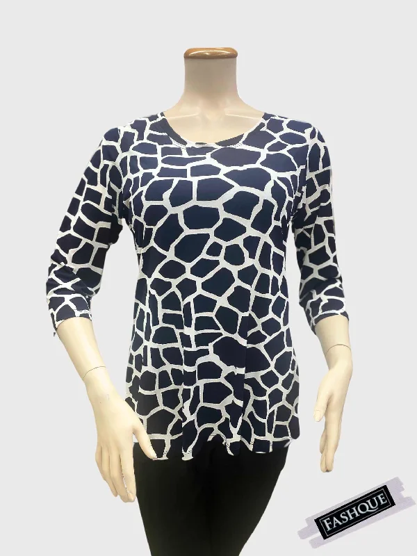 FASHQUE - Elegant 3/4-Sleeve Shirt - T311